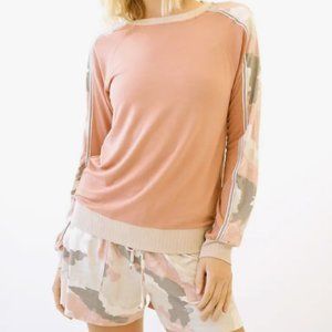 Mystree -NWT- Camo  Pull over & Shorts - Rose/Camo (2 pcs SET)